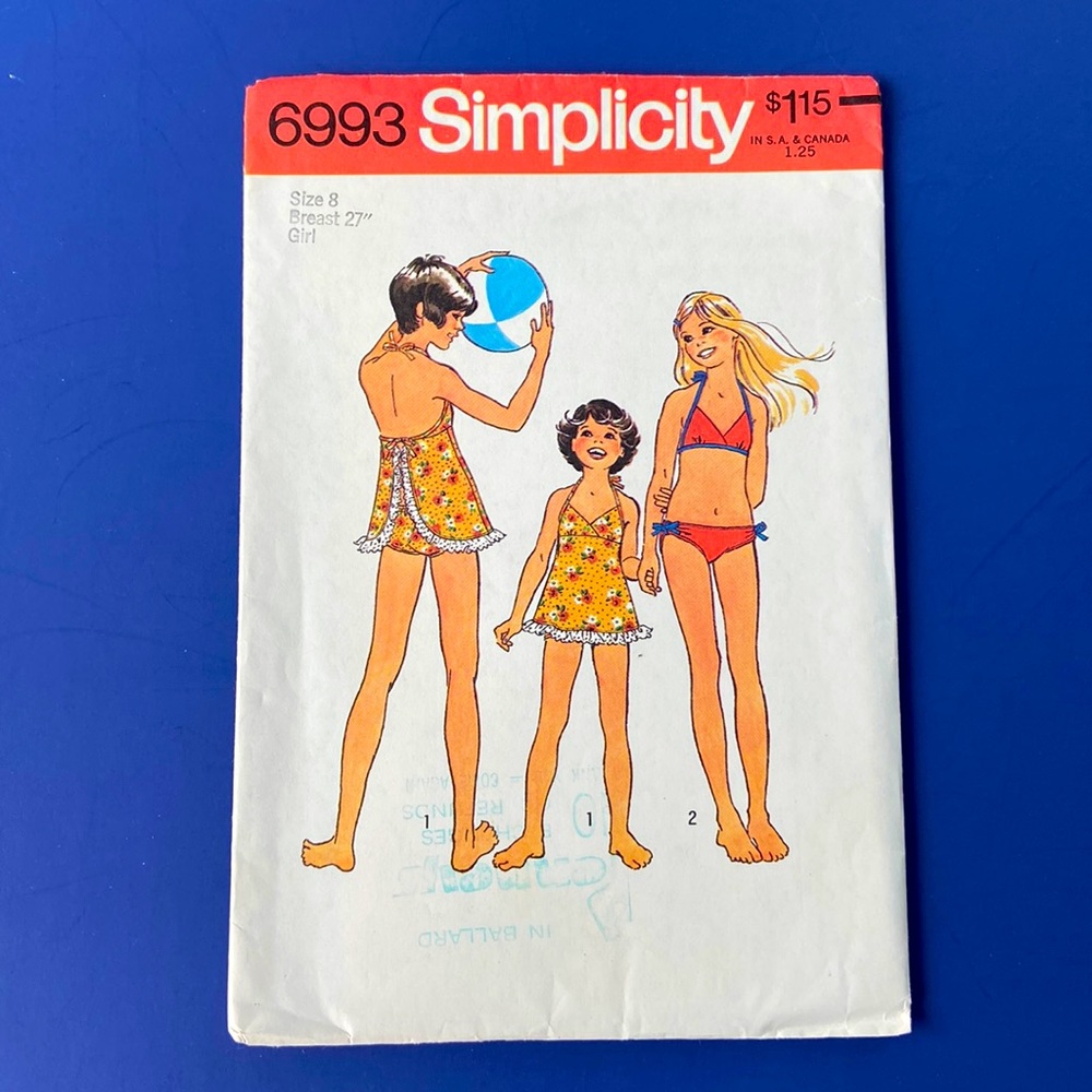 Vintage sewing pattern 1975 size 8 girls. Uncut and in great condition